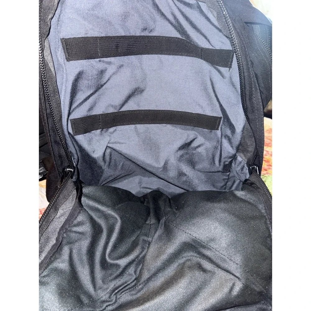 Tom Bihn Brain Bag Backpack 36L Black Gray